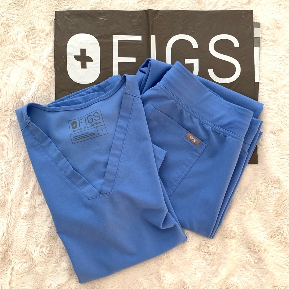 Figs Set - Ciel Blue - S Casma Top / ST Livingston